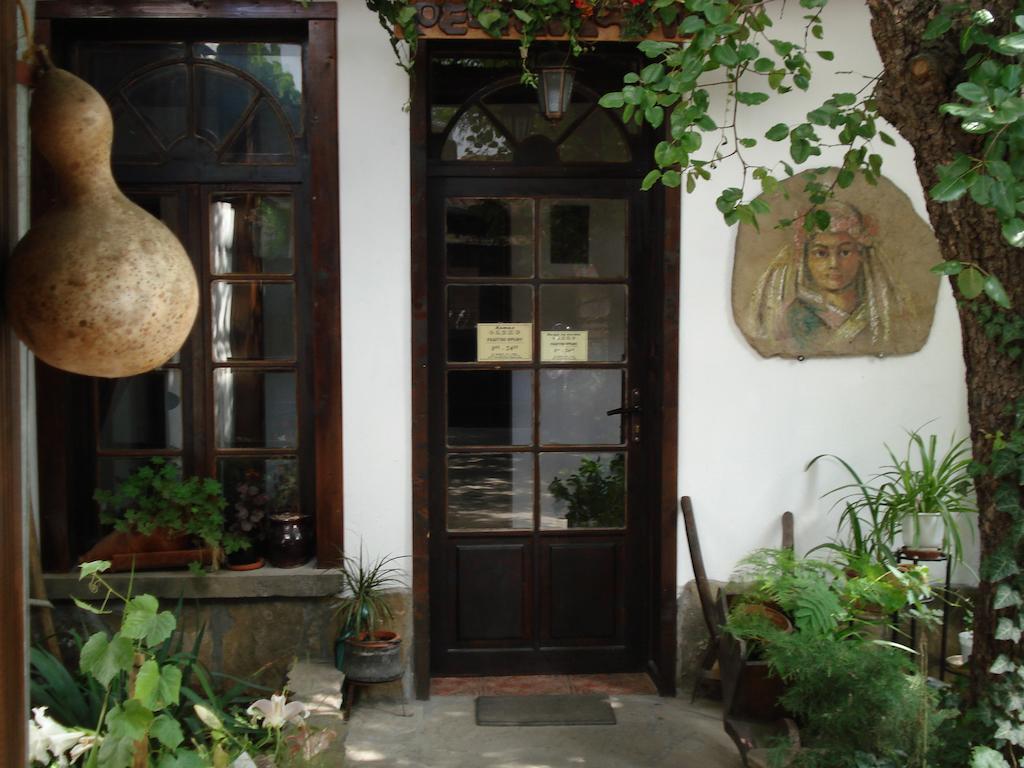 Oazis Family Hotel Lovech Esterno foto