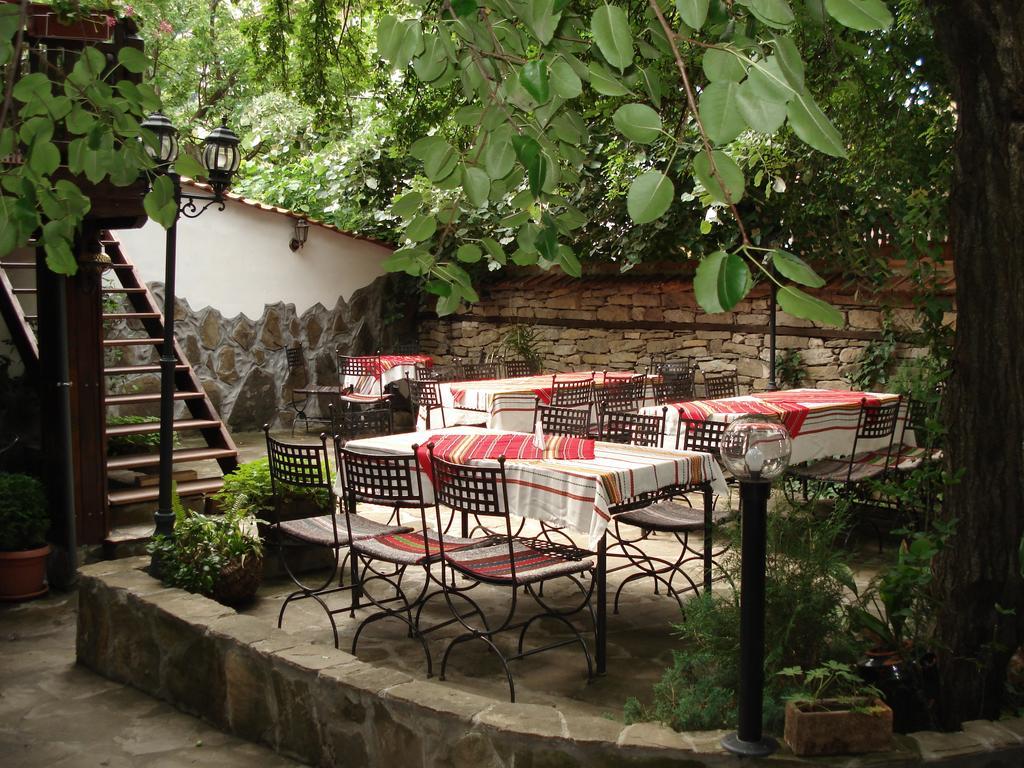 Oazis Family Hotel Lovech Esterno foto
