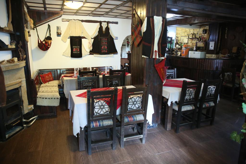 Oazis Family Hotel Lovech Esterno foto