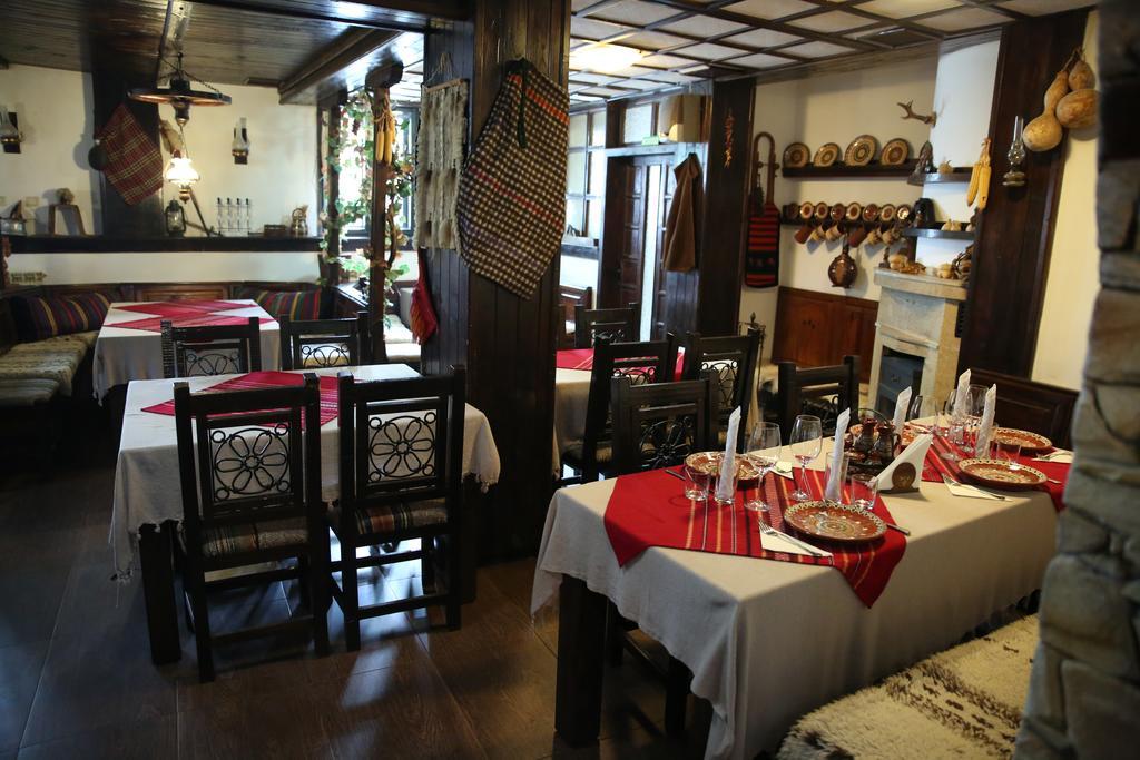 Oazis Family Hotel Lovech Esterno foto