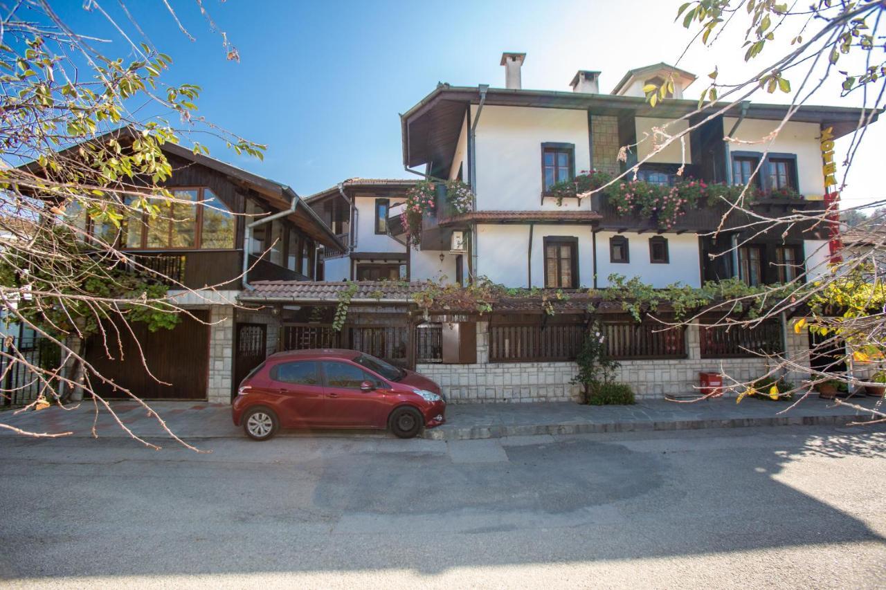 Oazis Family Hotel Lovech Esterno foto