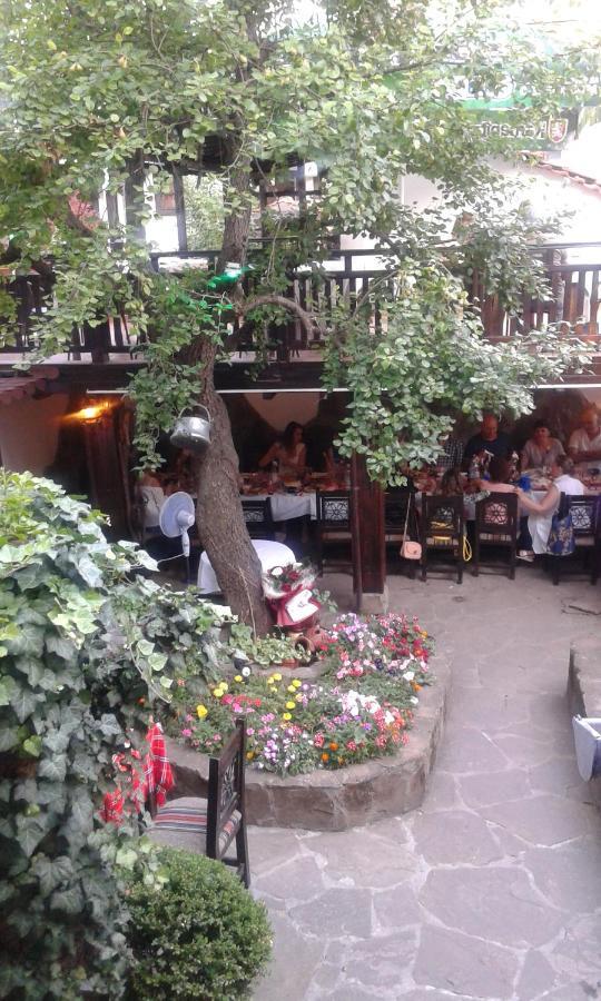 Oazis Family Hotel Lovech Esterno foto