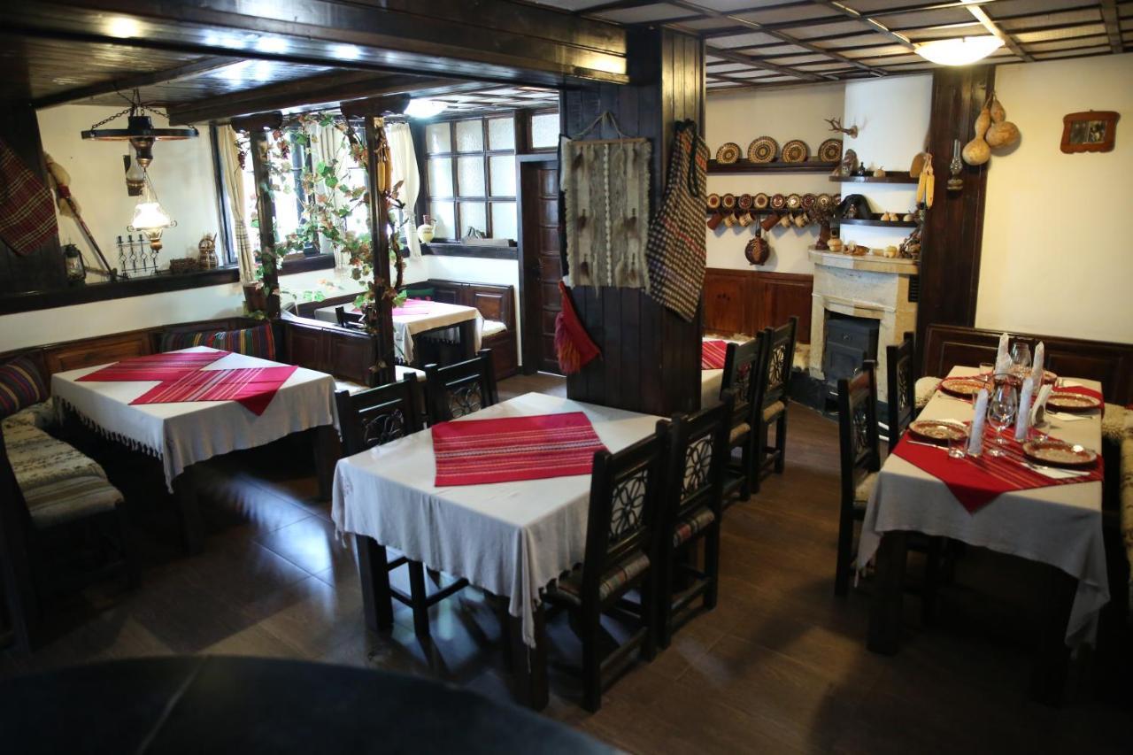 Oazis Family Hotel Lovech Esterno foto