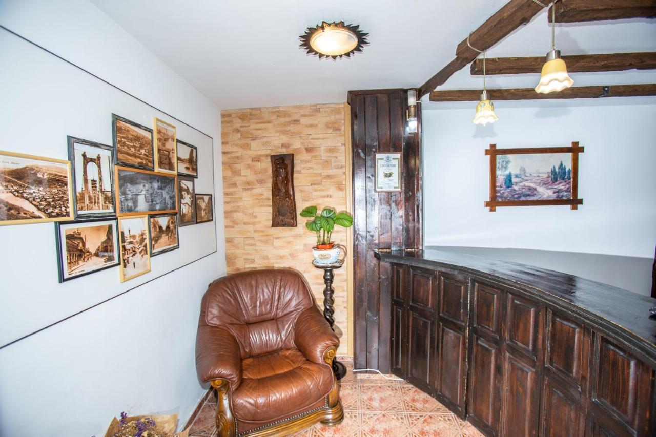 Oazis Family Hotel Lovech Esterno foto