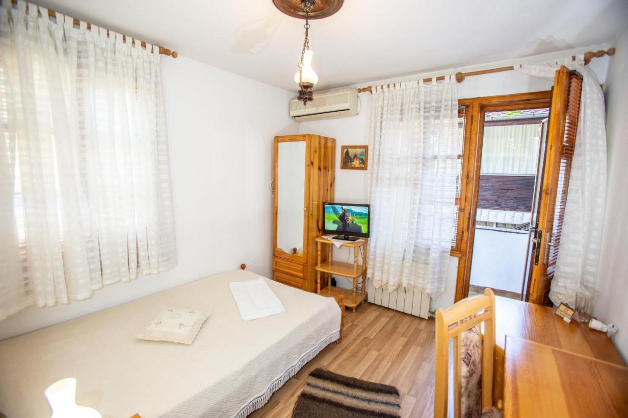 Oazis Family Hotel Lovech Esterno foto