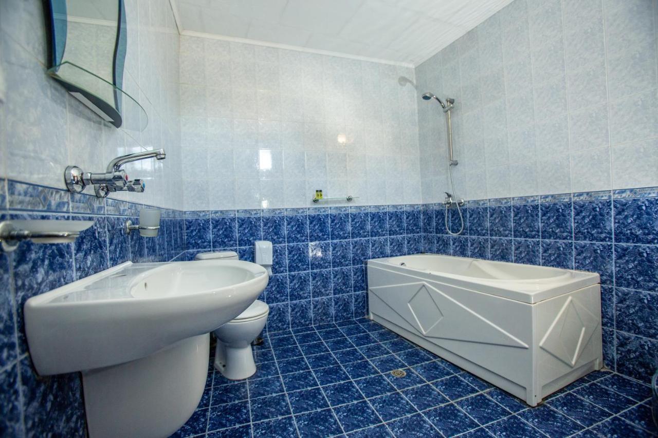 Oazis Family Hotel Lovech Esterno foto