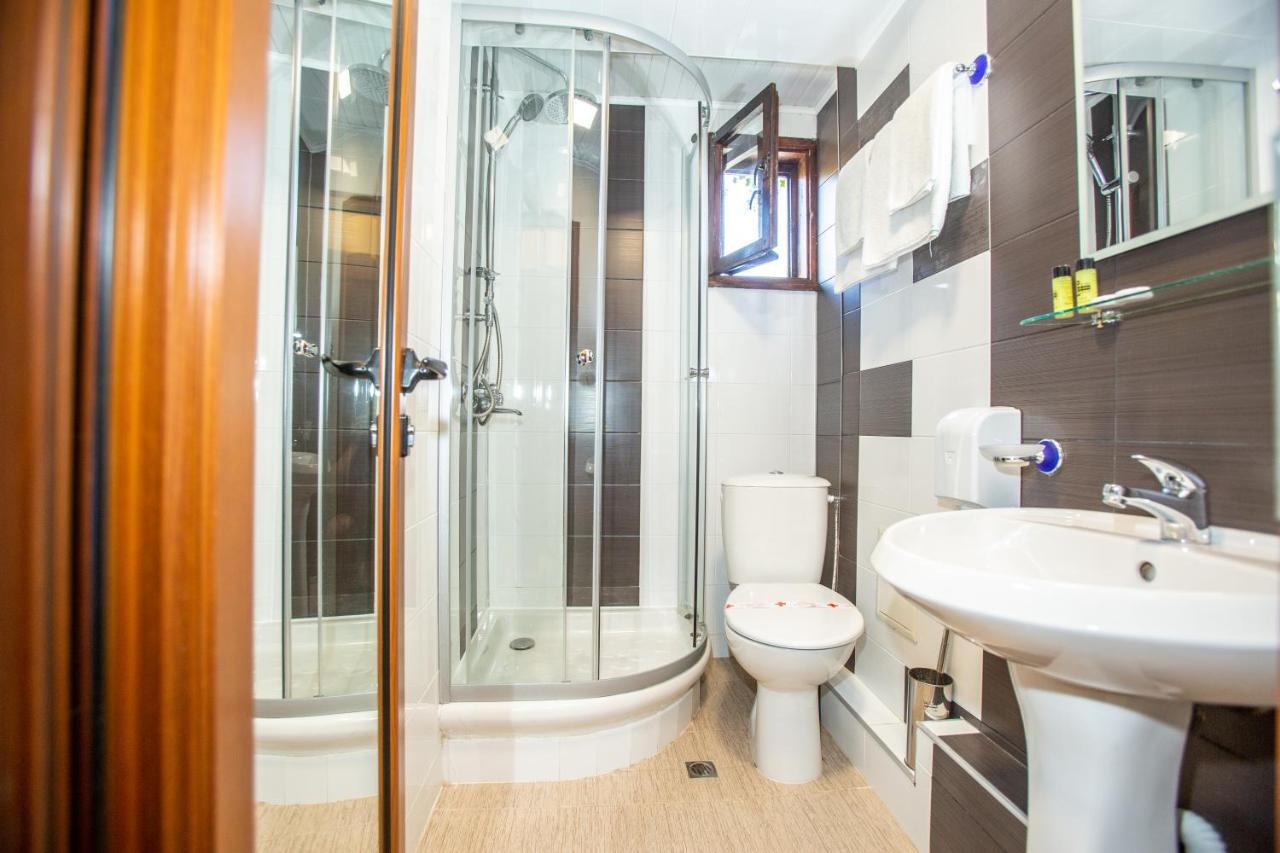 Oazis Family Hotel Lovech Esterno foto