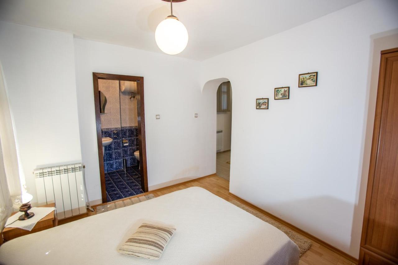 Oazis Family Hotel Lovech Esterno foto
