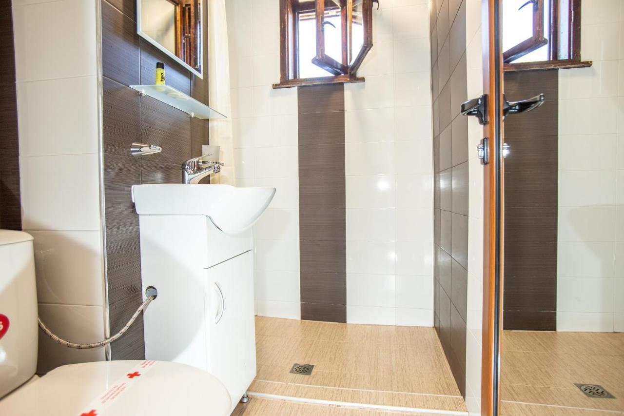 Oazis Family Hotel Lovech Esterno foto