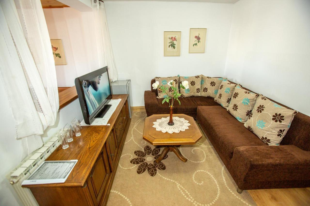 Oazis Family Hotel Lovech Esterno foto
